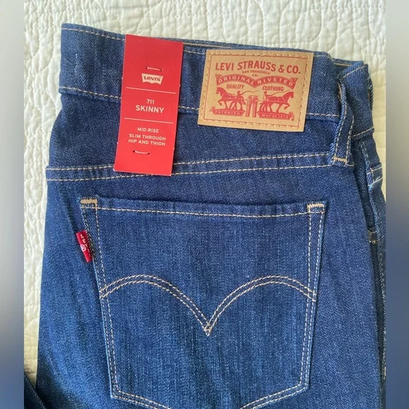Brand New Levi’s 711 Skinny Women’s Jeans - 30x32 - Picture 4 of 6